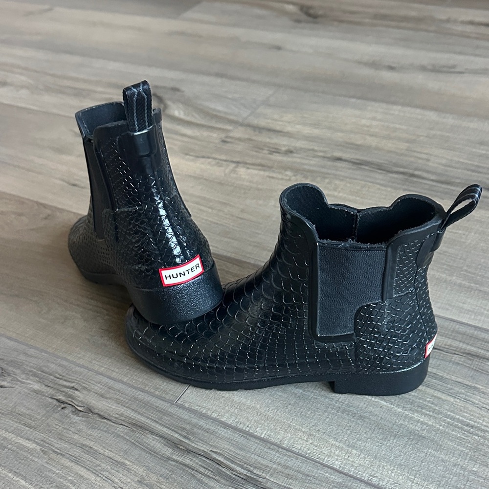 Hunter Black Textured Boots